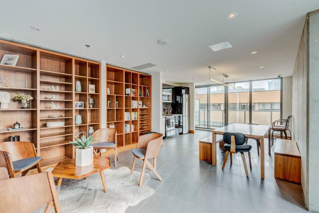 Downtown Tower View Apartment